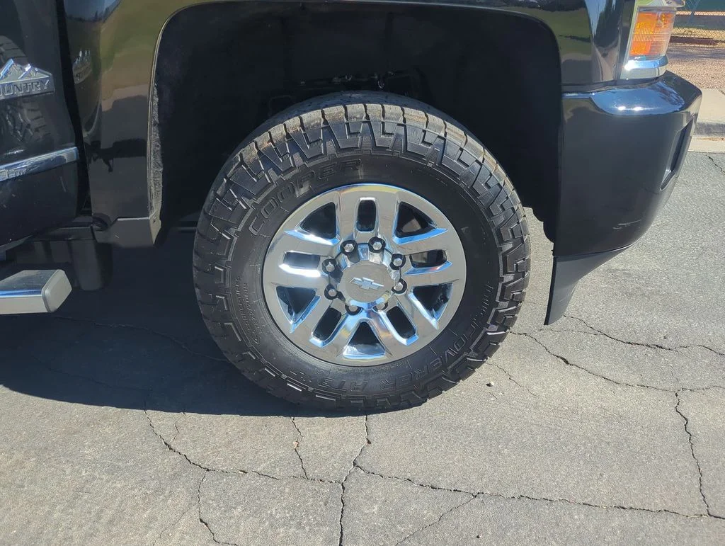 Used 2016 Black Chevrolet High Country image 25