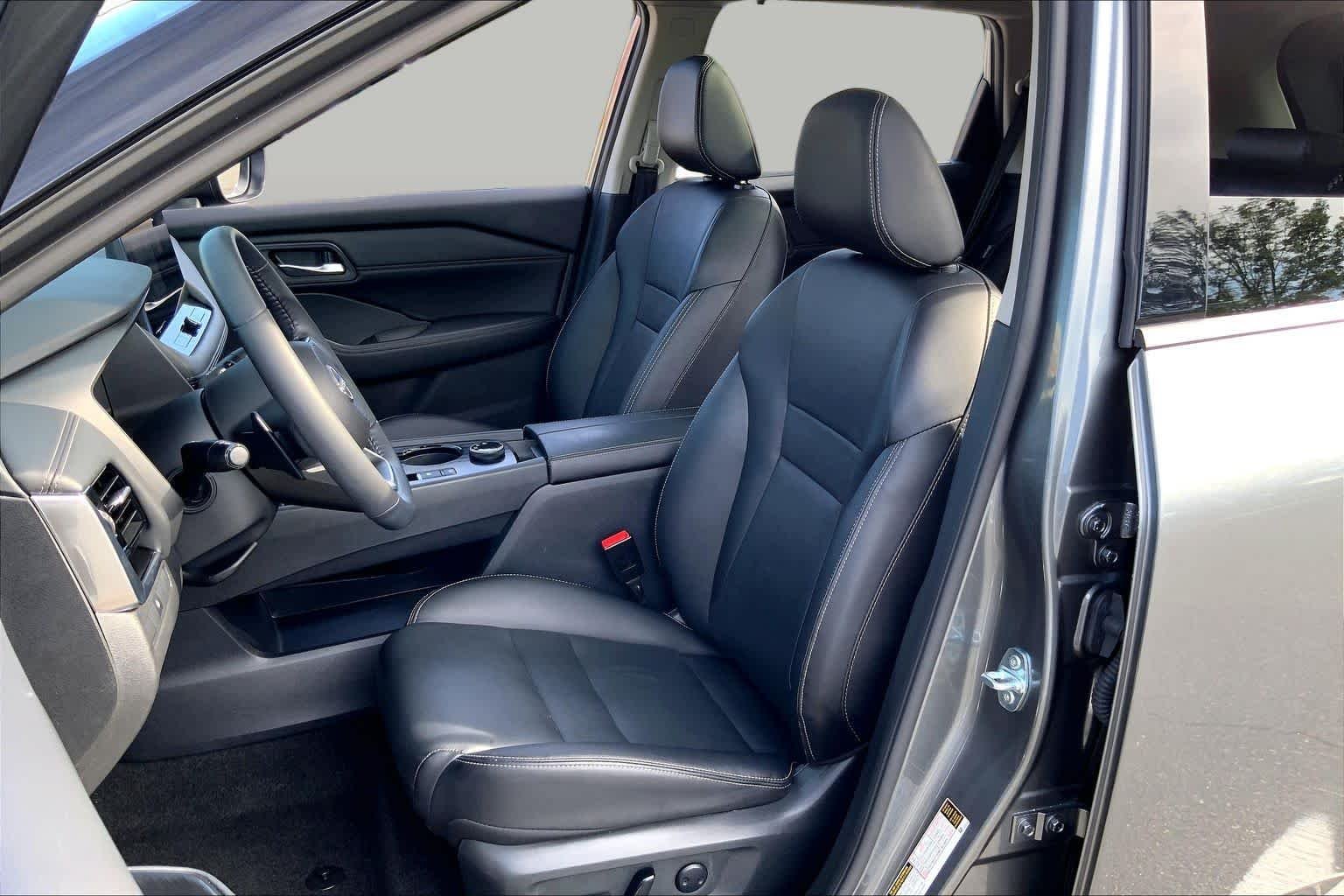 Used 2024 Gun Metallic Nissan SL image 7
