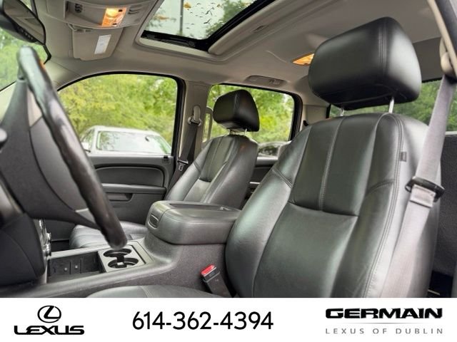Used 2013  Chevrolet LTZ image 12