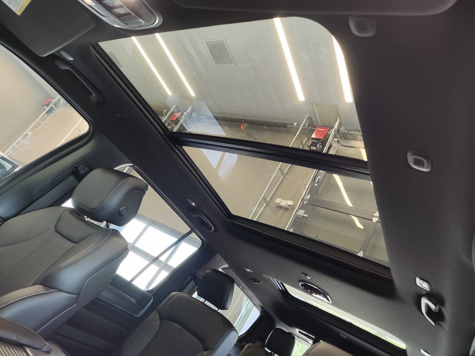 New 2026 Bright White Clearcoat Jeep Upland image 19