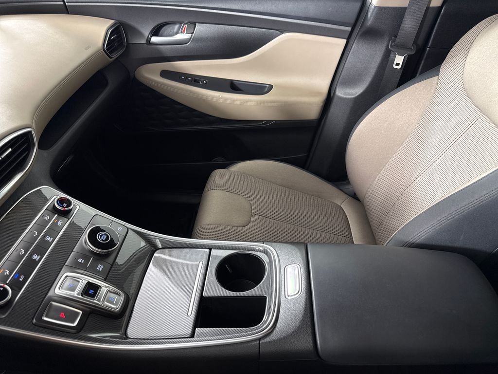 2021 Hyundai Santa Fe SE - Photo 18