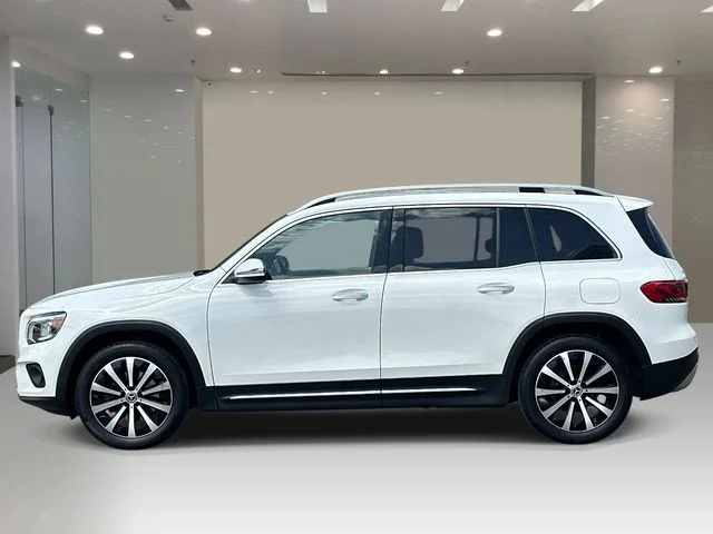 Used 2022 White Mercedes-Benz GLB 250 image 2