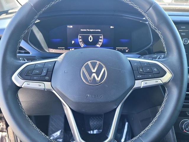 Used 2022 Black Volkswagen 1.5T SE image 25
