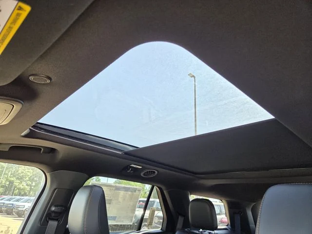 New 2026 Star White Metallic Tri-Coat Ford Tremor® image 9