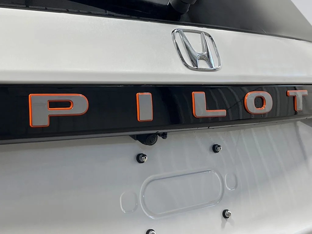 New 2026 Platinum White Pearl Honda TrailSport 3.5 image 7