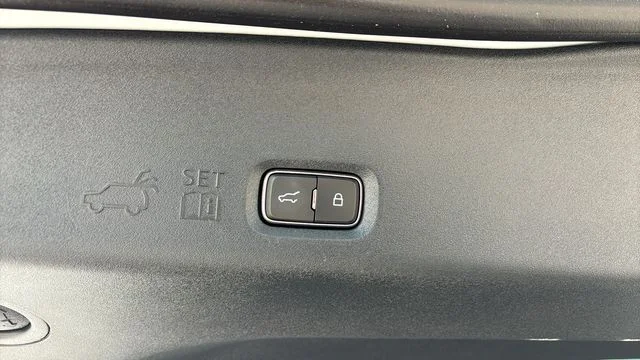 Used 2025 Silver Ford Platinum image 34