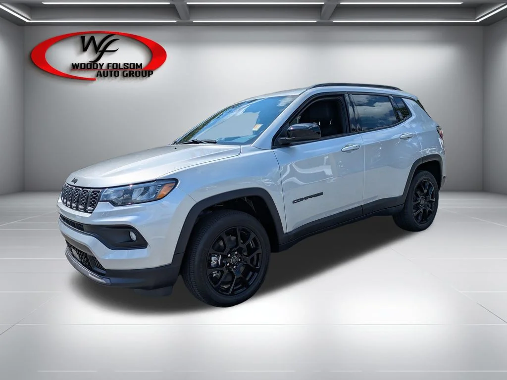 New 2026 Silver Zynith Metallic Clear-Coat Exterior Paint Jeep Latitude image 10