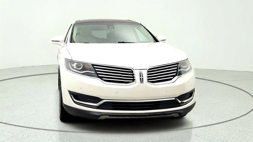 Used 2017 White Platinum Metallic Tri-Coat Lincoln Reserve AWD w/ Technology Package & 21