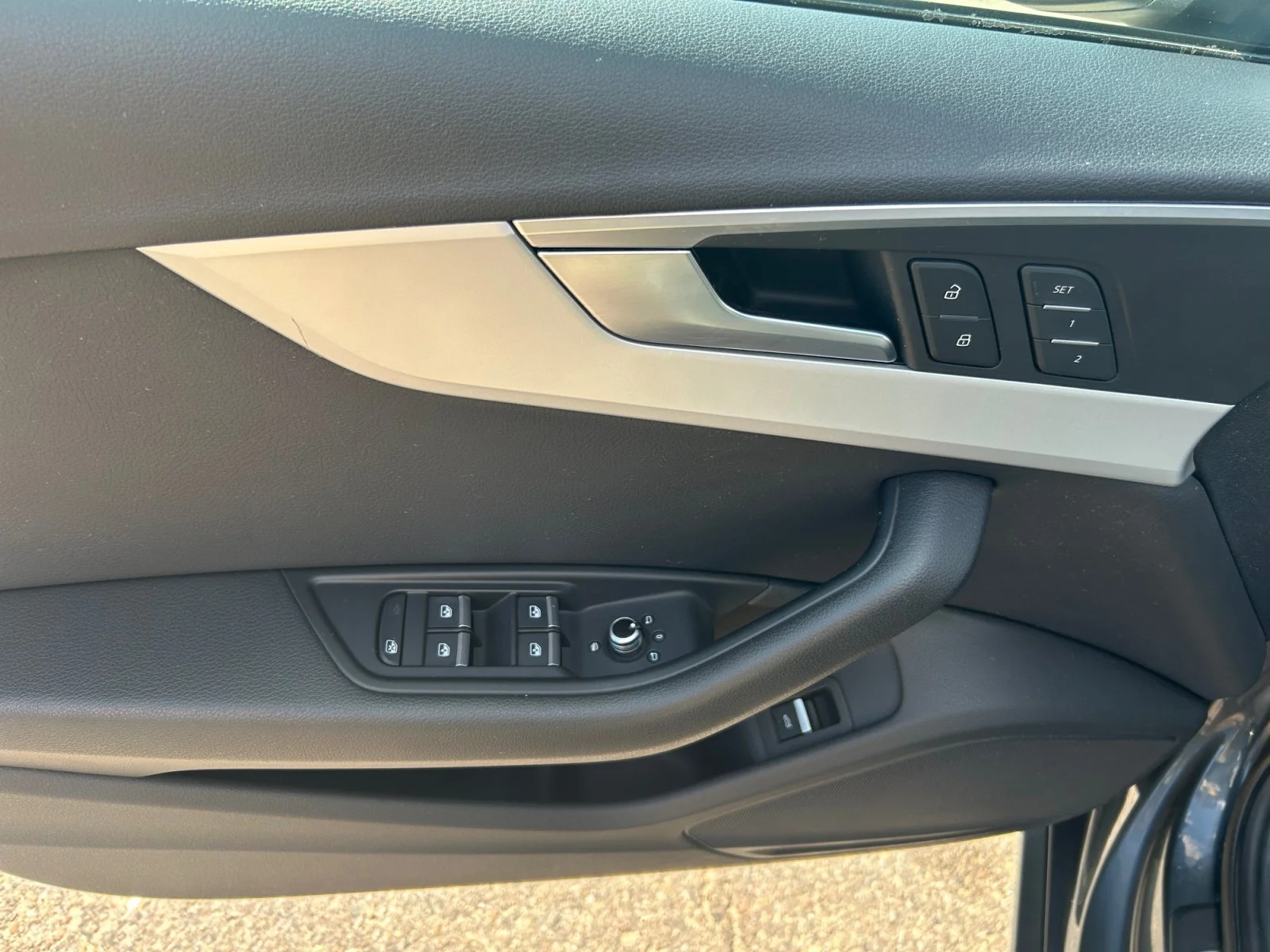Used 2018 GRAY Audi KOMFORT image 16