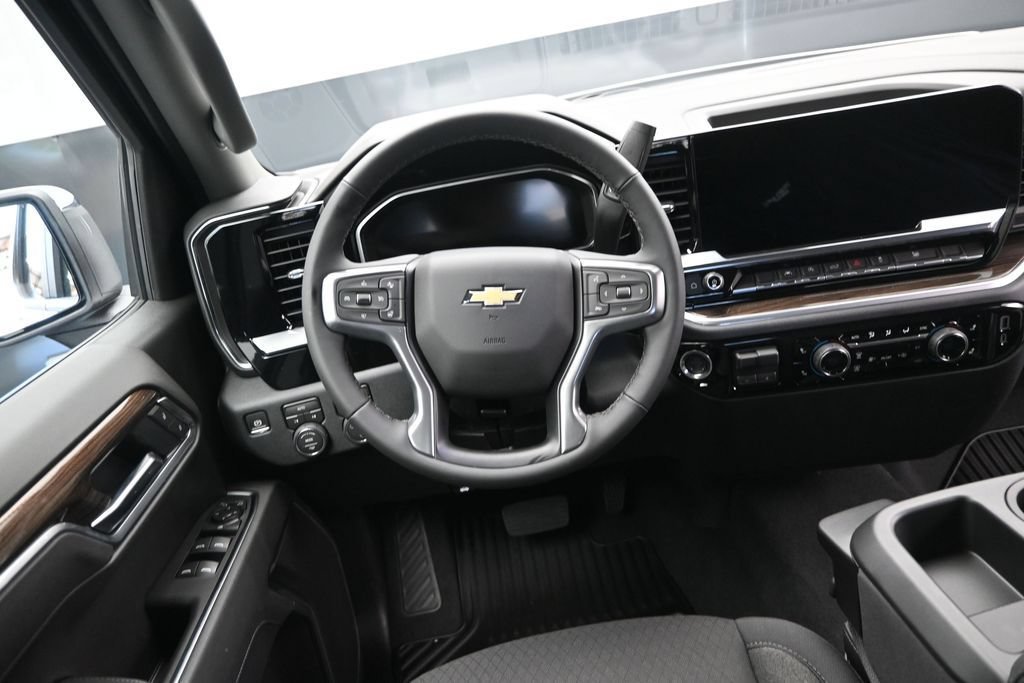 New 2026 Summit White Chevrolet LT (2FL) image 29