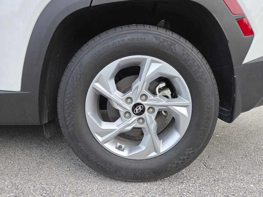 Used 2024 White Pearl Hyundai SEL image 17