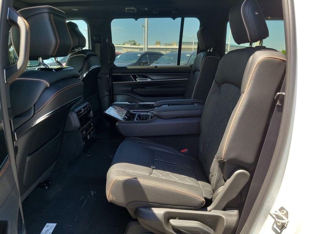 New 2026 Bright White Clearcoat Jeep Summit Reserve image 10