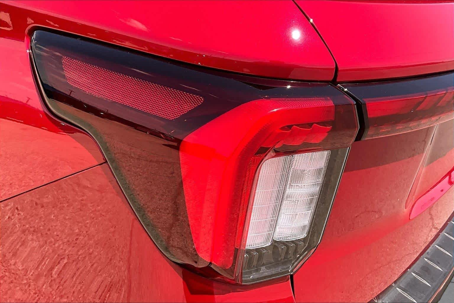 Used 2026 Rapid Red Metallic Tinted Clearcoat Ford ST-Line image 27
