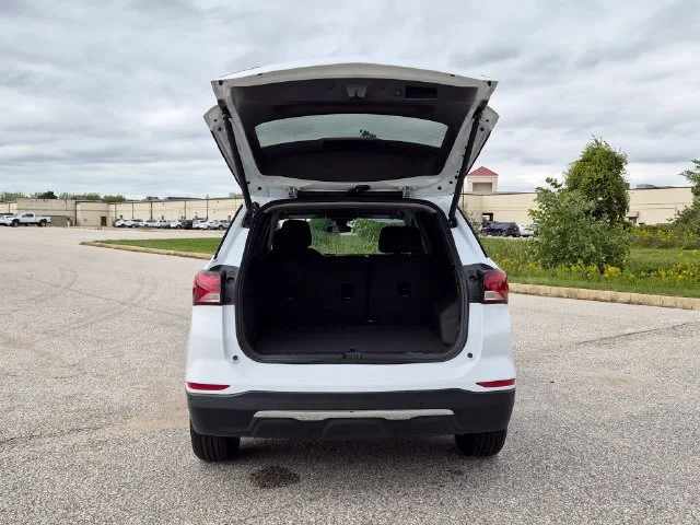 2024 Chevrolet Equinox LT - Photo 10