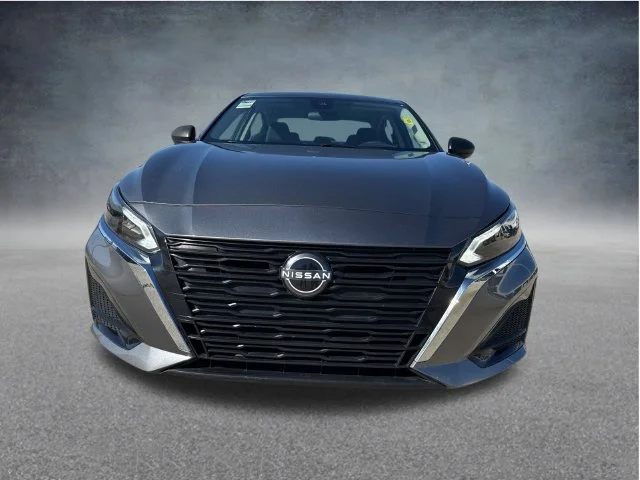 Used 2025 Gray Nissan 2.5 SV image 2