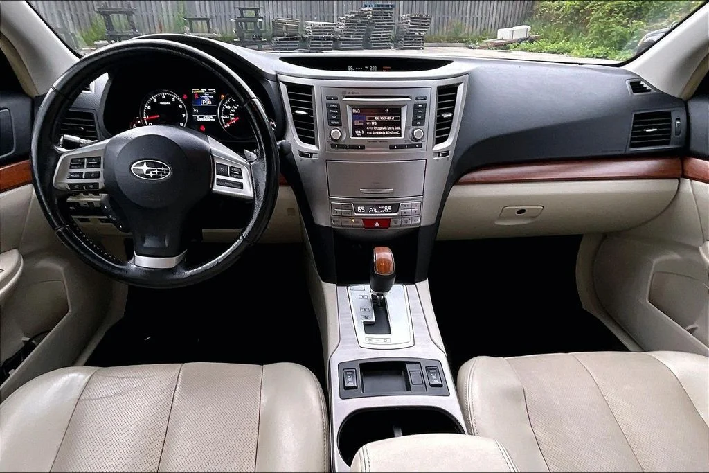 Used 2014 Blue Subaru 2.5i image 15