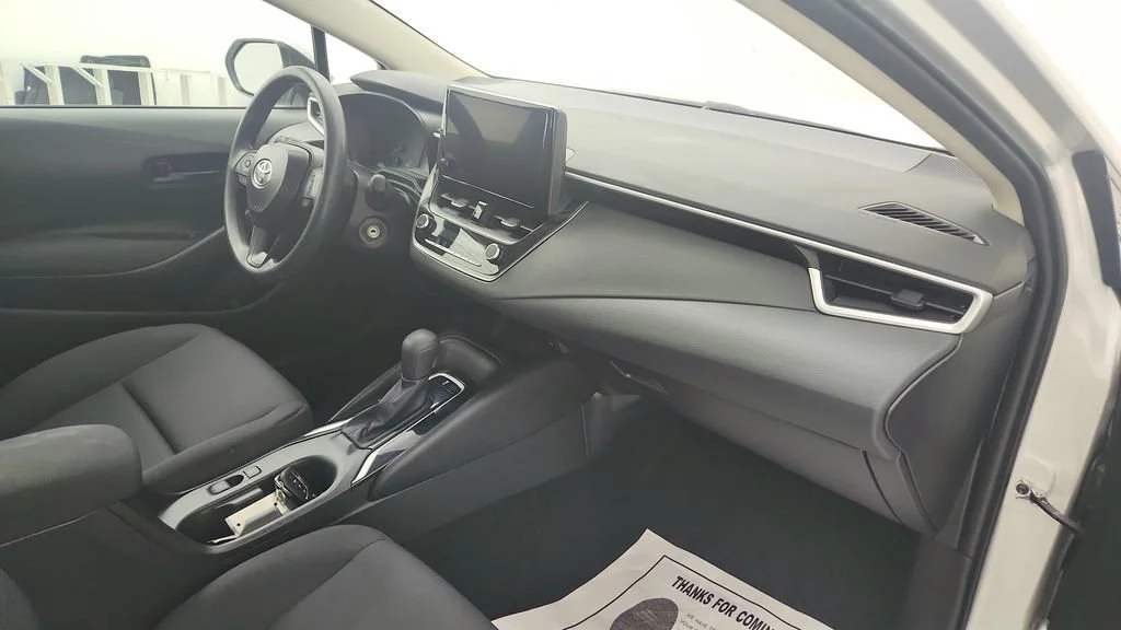 Used 2025  Toyota LE image 22