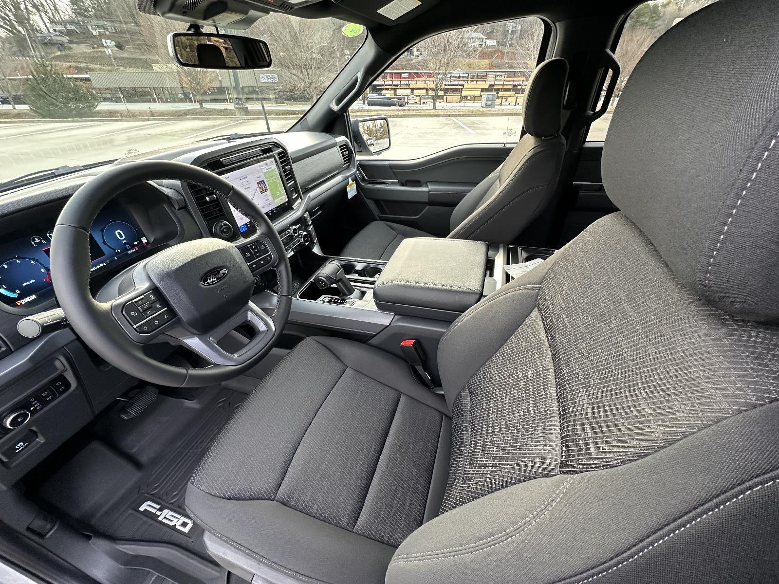 2025 Ford F-150 XLT - Photo 10