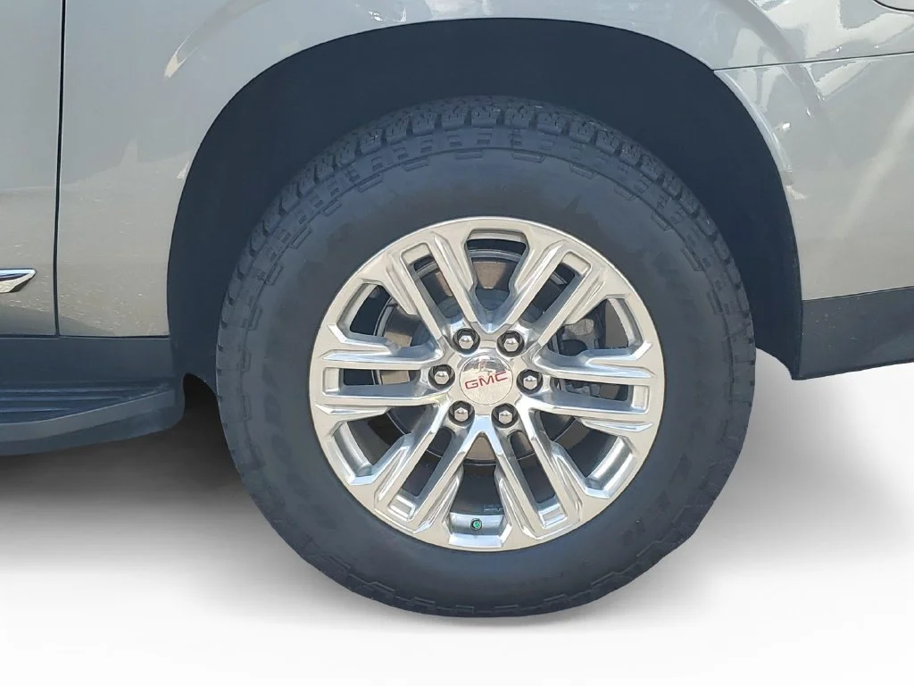 Used 2023 Sterling Metallic GMC SLT image 40