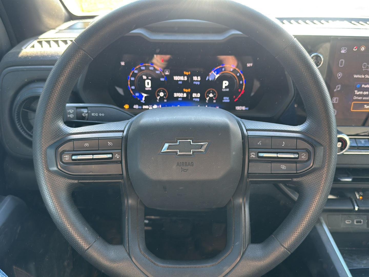 Used 2025 Summit White Chevrolet 4WD Trail Boss image 2