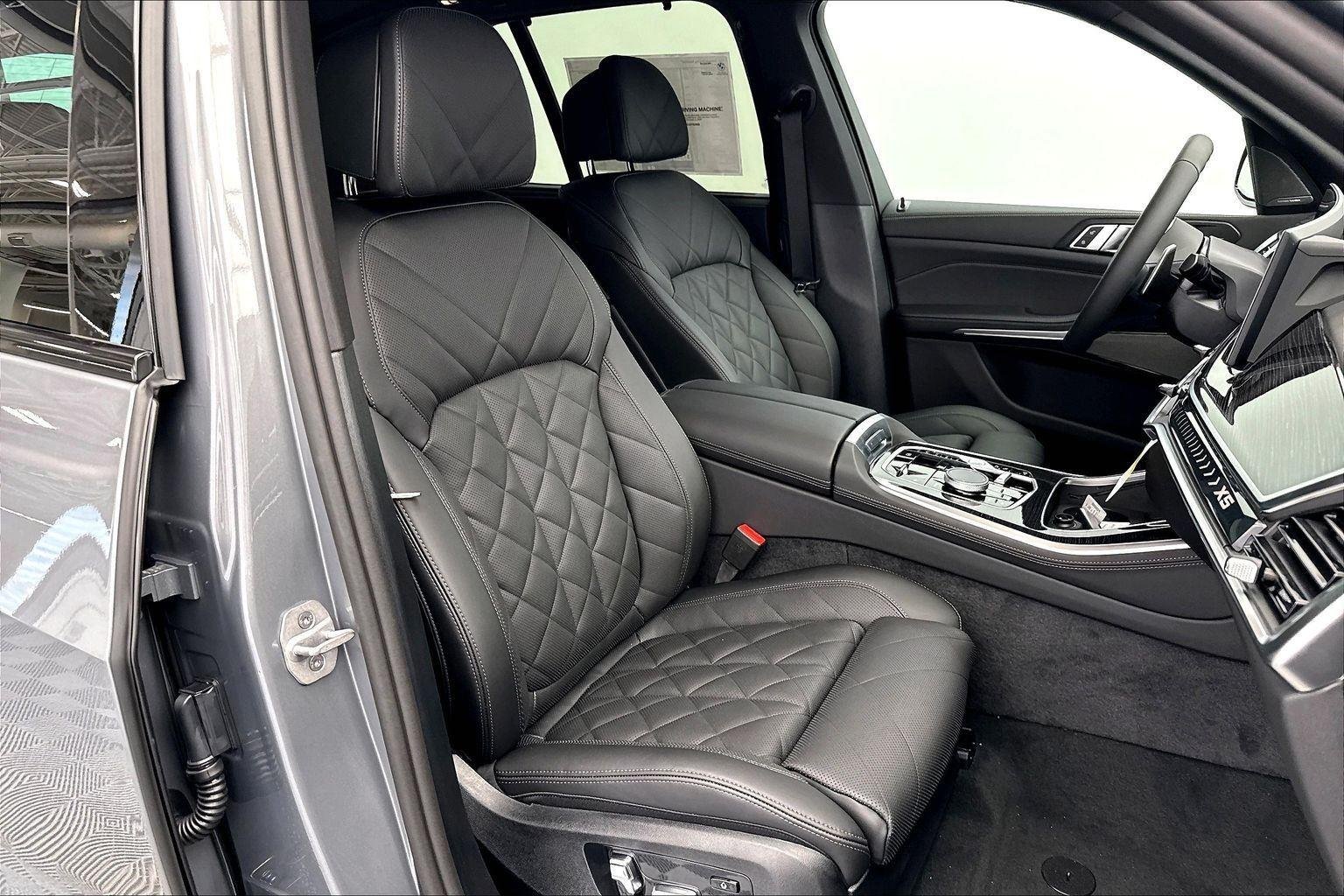 New 2026 Skyscraper Grey Metallic BMW xDrive50e image 36