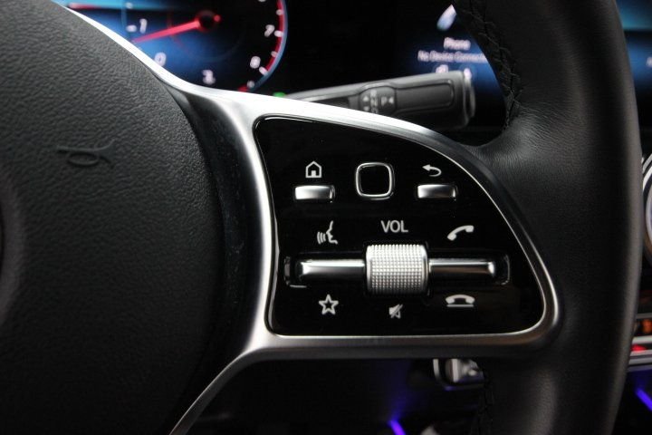 Used 2022 Black Mercedes-Benz GLA 250 image 23