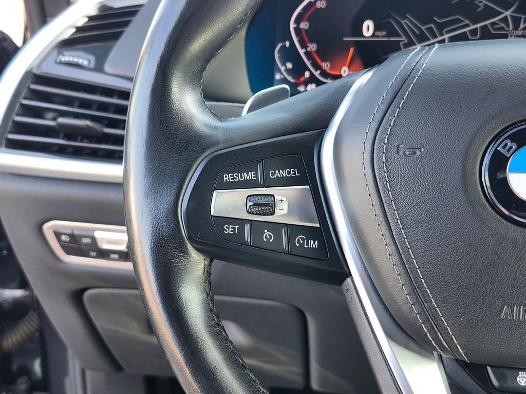 Used 2019 Gray BMW xDrive40i image 31
