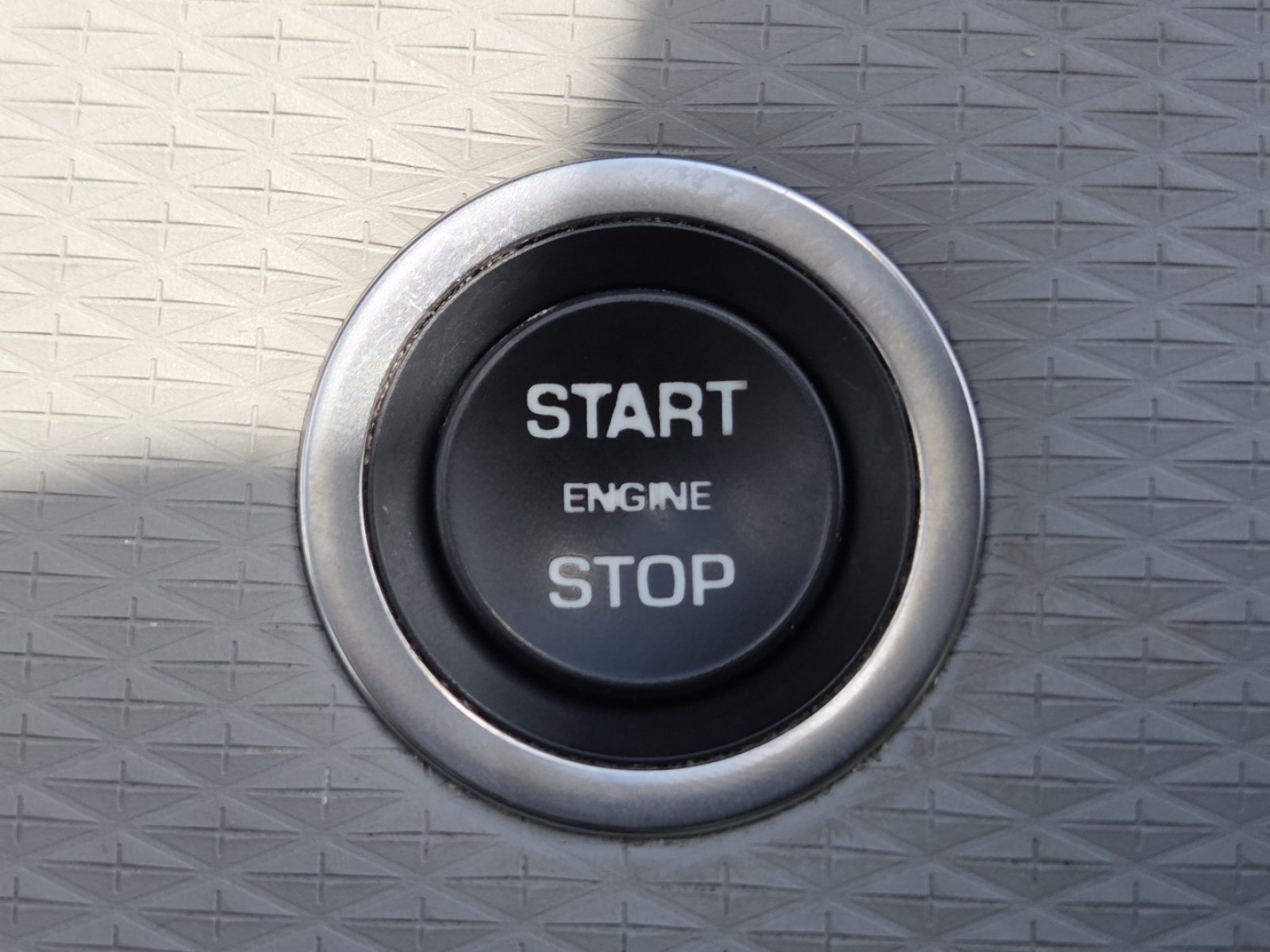Used 2023 Fuji White Land Rover Dynamic image 38