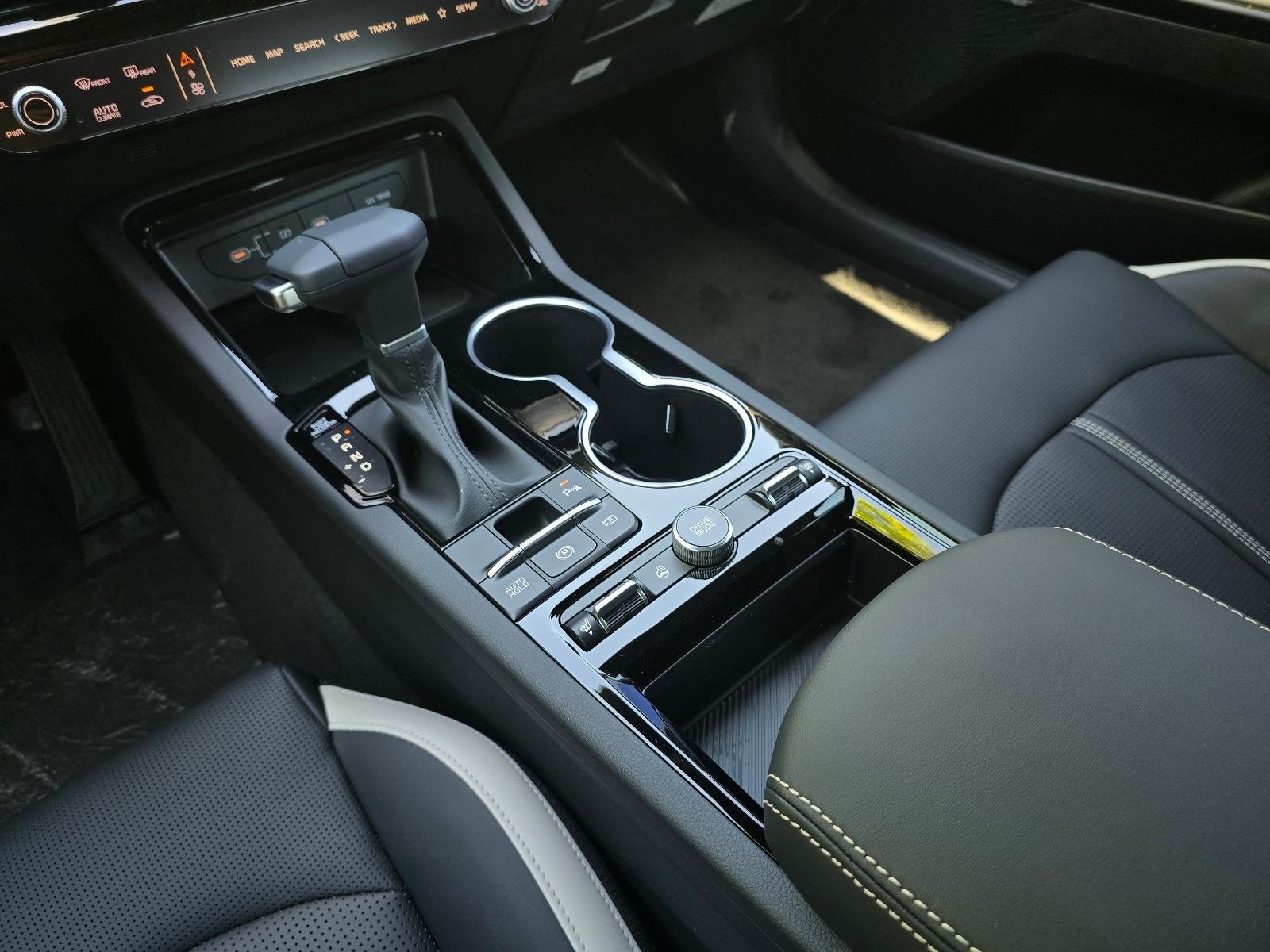 New 2026 Wolf Gray Kia GT-Line AWD image 9