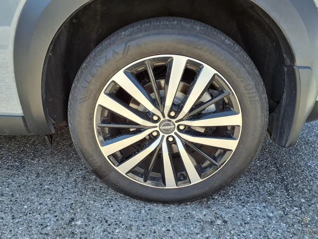 Used 2025 Gray Nissan Platinum image 23