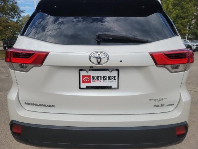 Certified Used 2017 BLIZZARD PEARL Toyota  image 4