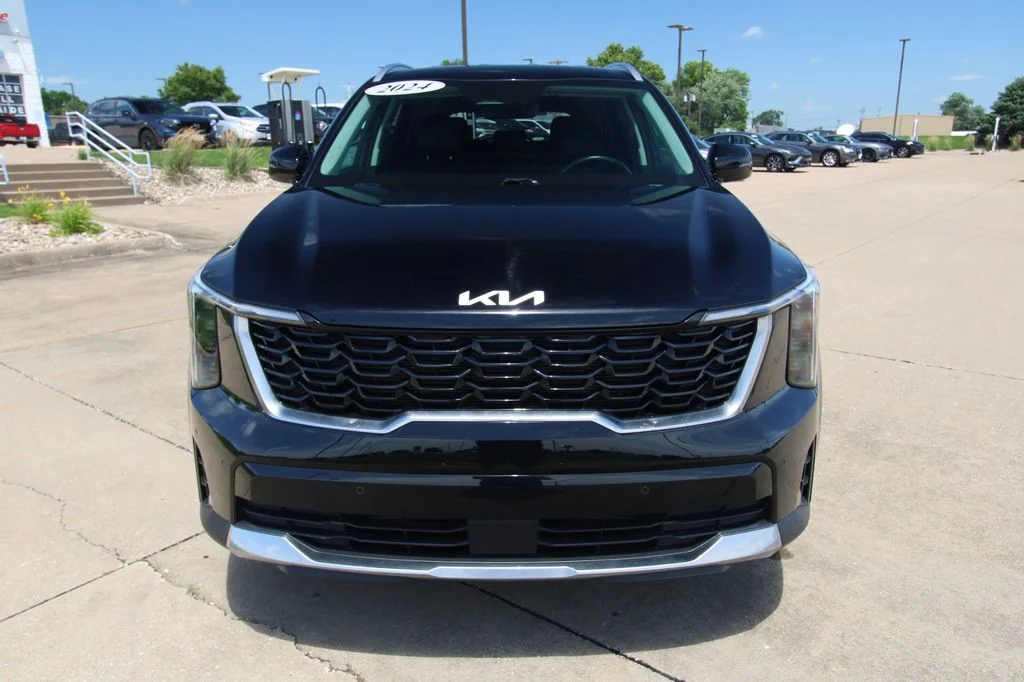Used 2024 Black Kia S image 2