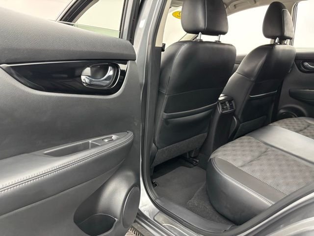 Used 2022 Gun Metallic Nissan SV image 34