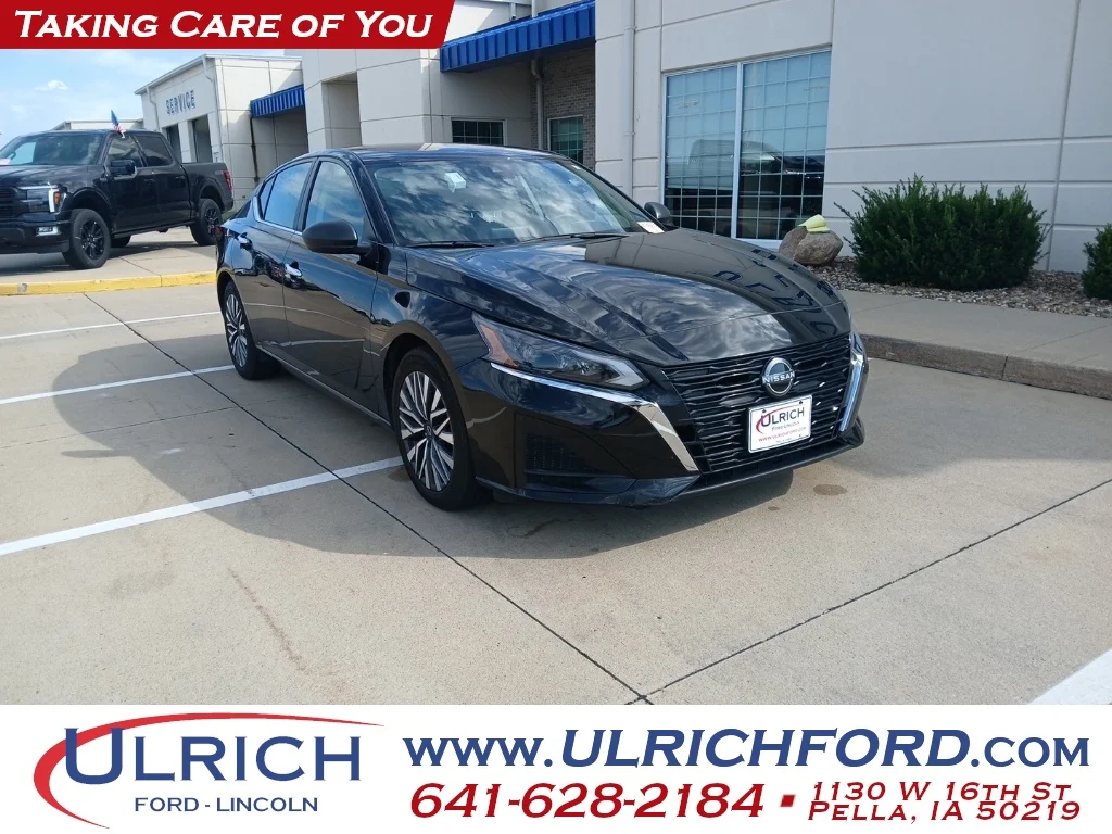 Used 2024 Super Black Nissan 2.5 SV image 1
