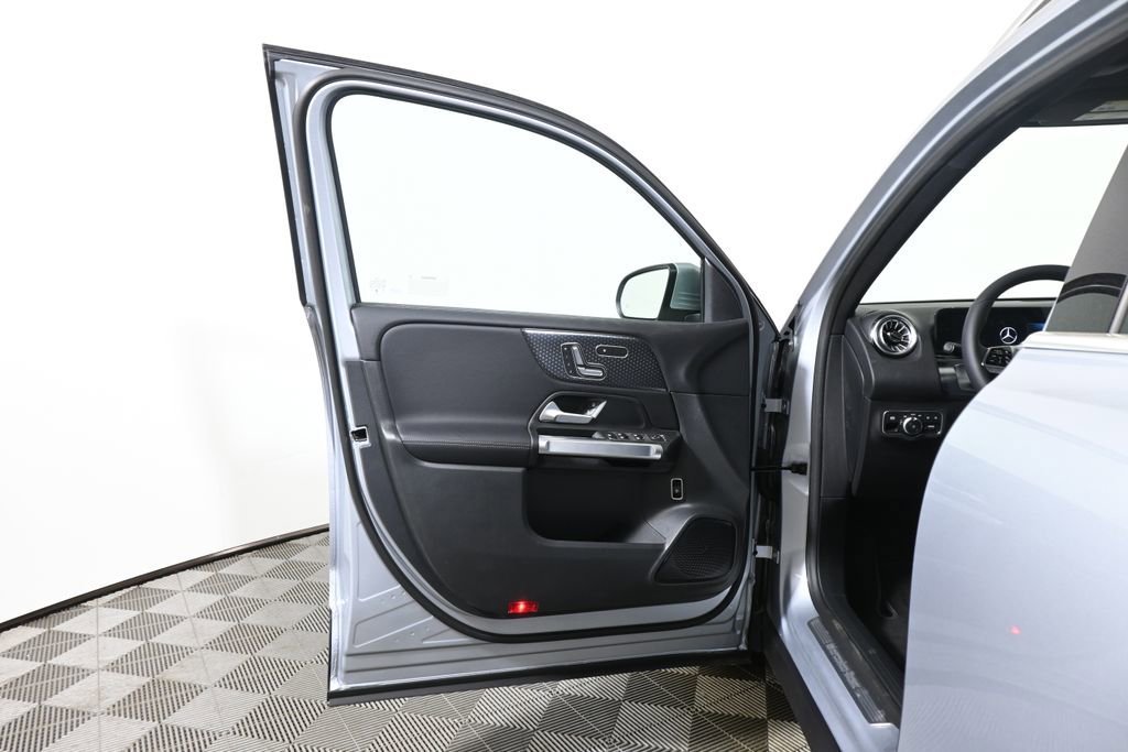 New 2026 Cirrus Silver Metallic Mercedes-Benz GLB 250 image 64
