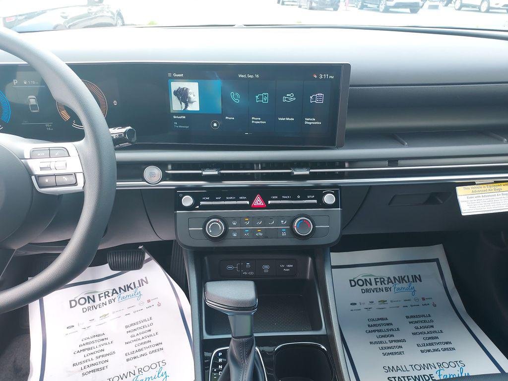 New 2027 Black Hyundai SE AWD image 20
