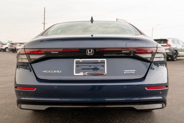Used 2024  Honda Touring image 7