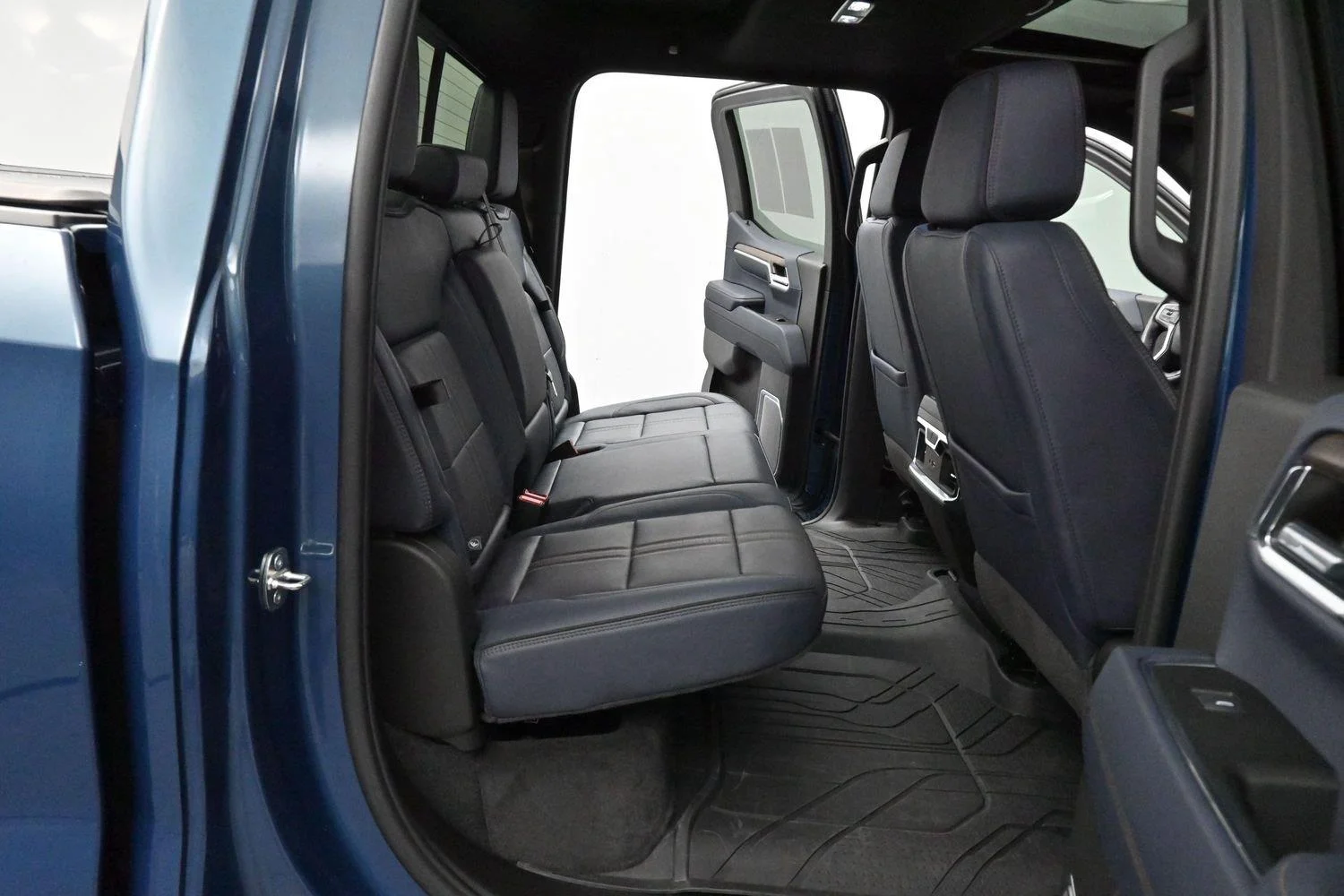 Used 2024 Lakeshore Blue Metallic Chevrolet High Country image 34