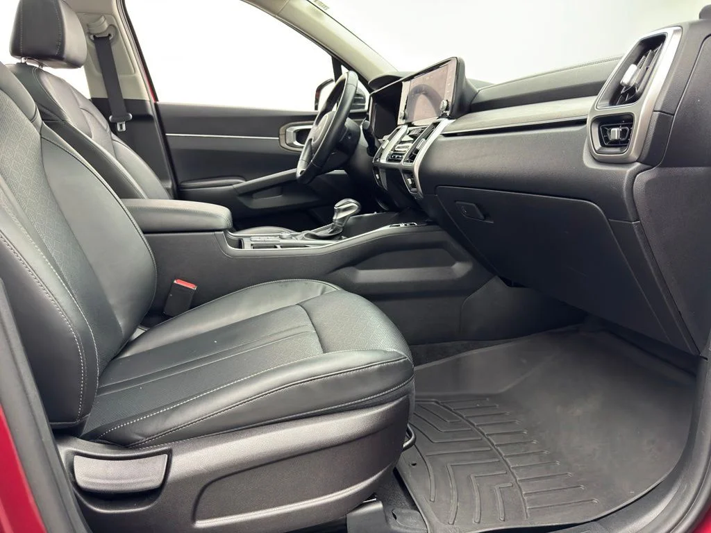 Used 2022 Passion Red Tintcoat Kia S image 33