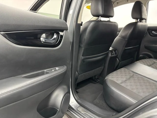 Used 2022 Gun Metallic Nissan SV image 34