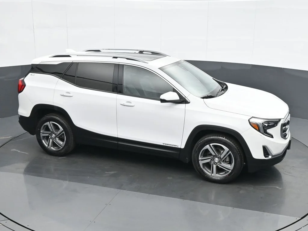 Used 2021 White GMC SLT image 23