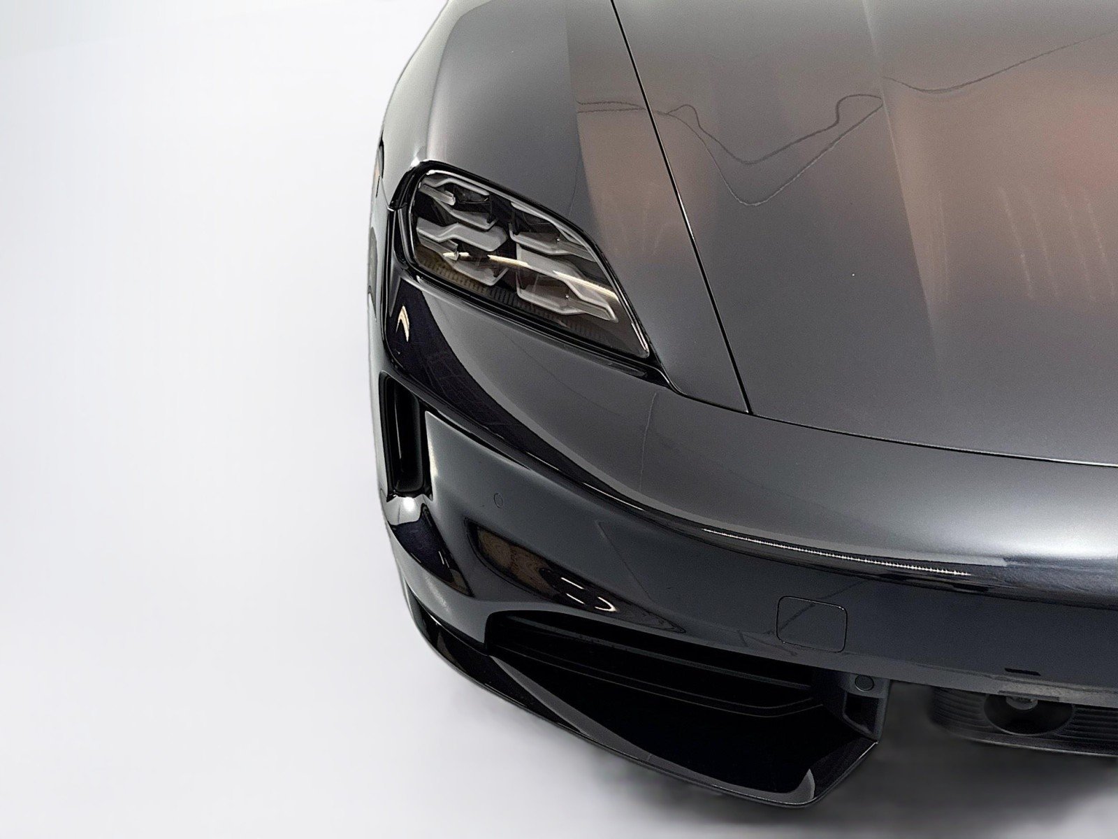 2025 Porsche Taycan S - Photo 27