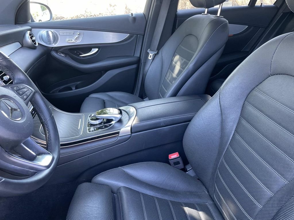 Used 2019 Black Mercedes-Benz GLC 350e image 20