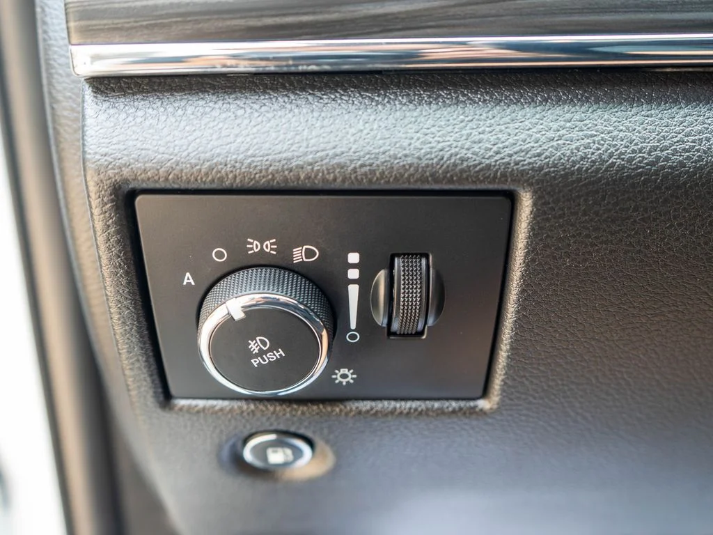 Used 2021 White Jeep Limited image 19