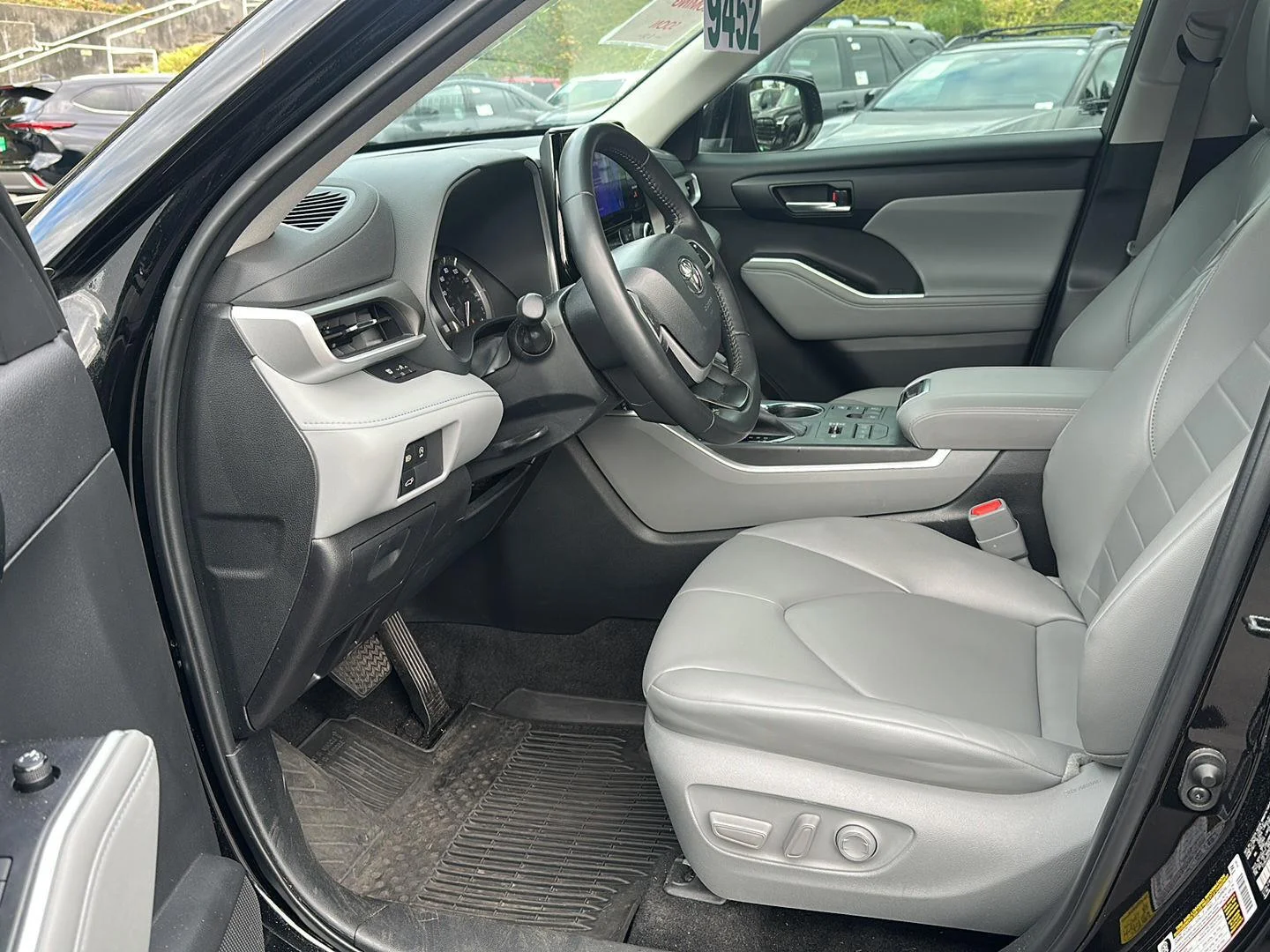 Used 2023 Midnight Black Metallic Toyota XLE image 9