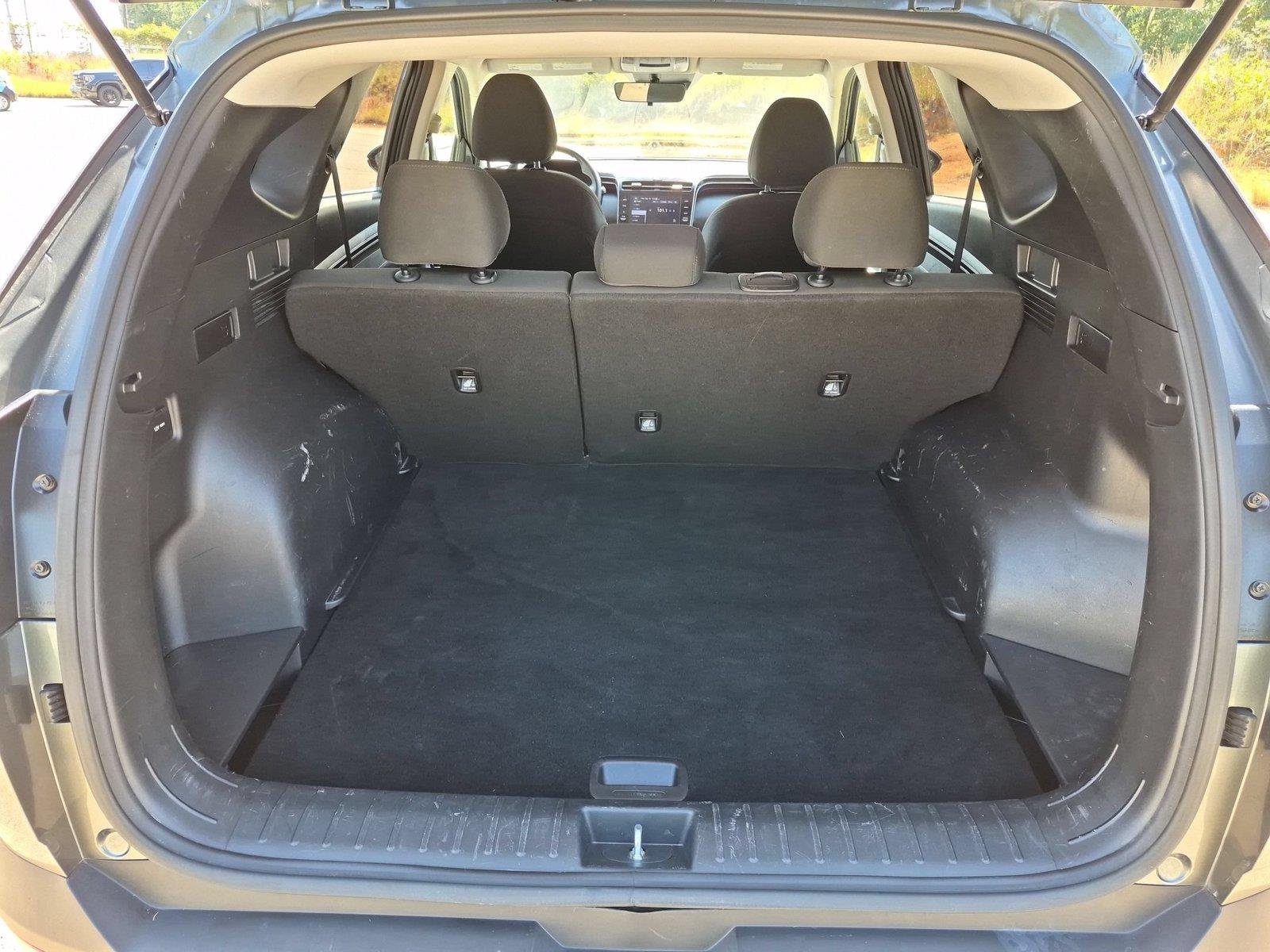 Used 2022 Amazon Gray Hyundai SE image 30