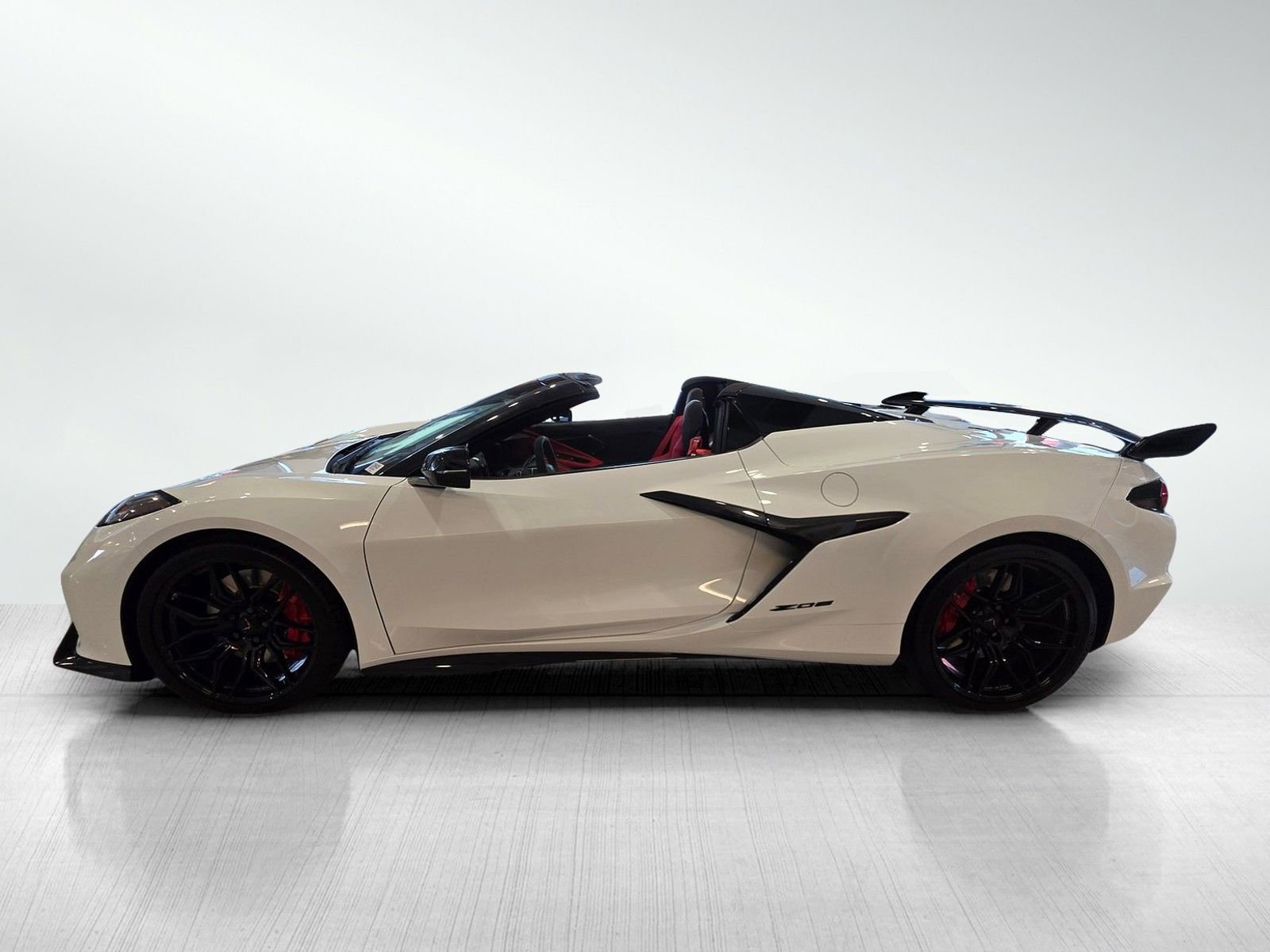 New 2026 Arctic White Chevrolet 2LZ image 4