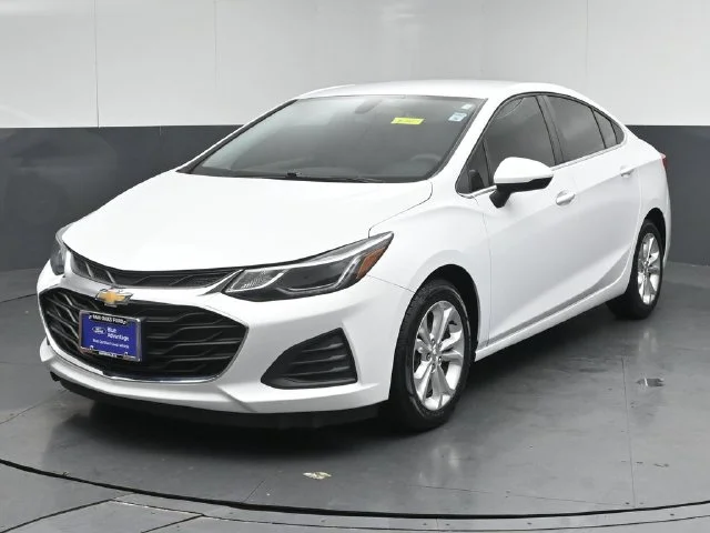 Certified Used 2019 Summit White Chevrolet LT image 3