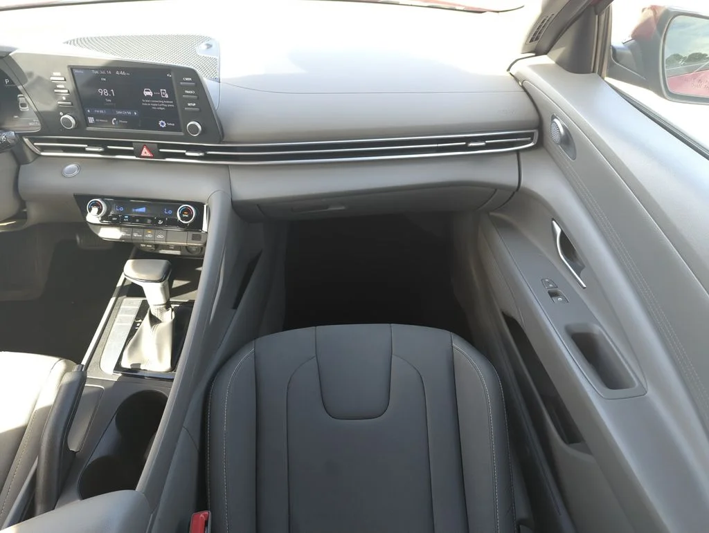 Used 2023 Red Hyundai SEL image 16