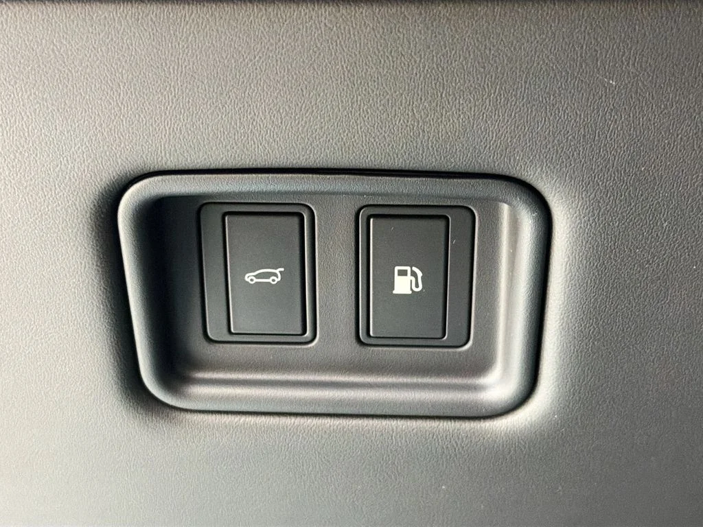 New 2026 Varesine Blue Land Rover Dynamic SE image 10